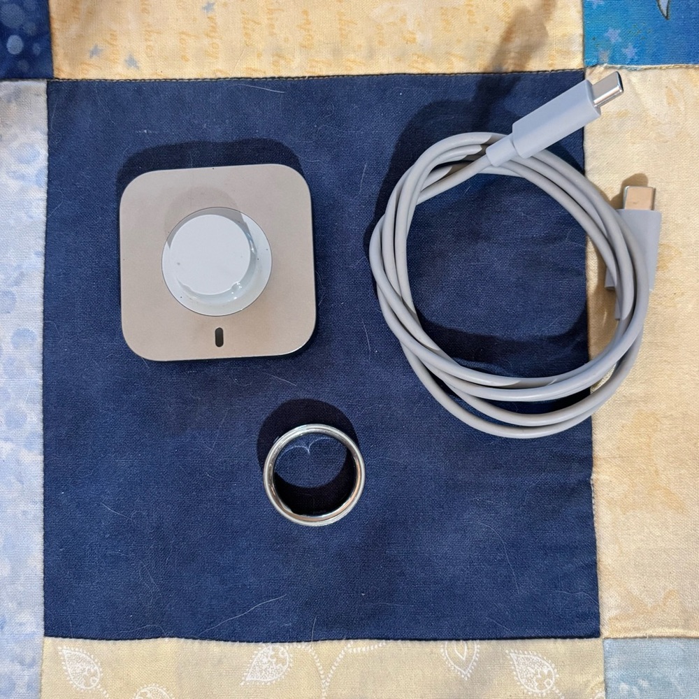 Oura Ring 4, Size 11, with Charging Dock and Cable
